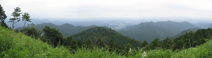 景信山から見る北高尾山稜