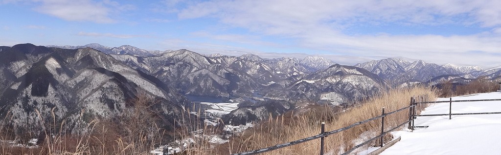西丹沢の白い山々