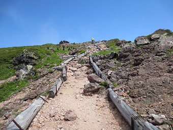 火山礫の急坂